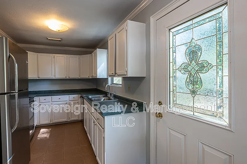 2 bed, 2.0 bath, 1000 sqft, $2,500 — Photo 2