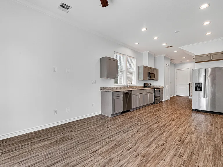 3247 Real St #B — Photo 10