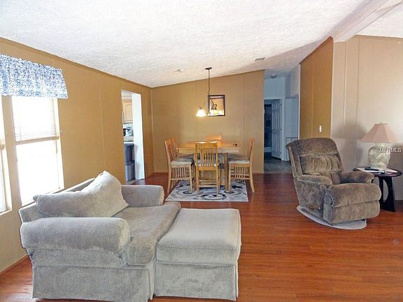 3rd image of 3217 Silver Lake Ct