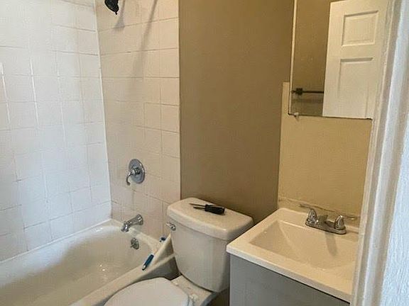 5th image of 9-11 Hollie St #3