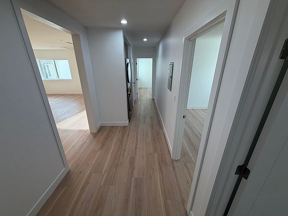 5th image of 12809 Arminta St
