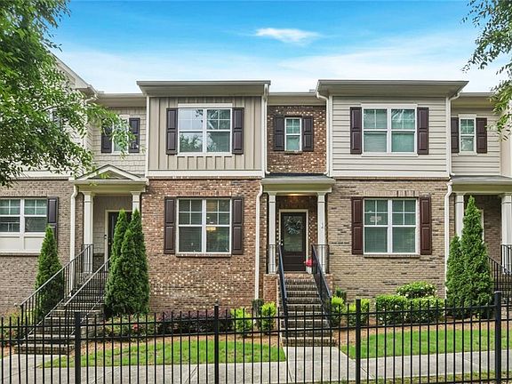 2nd image of 209 Aventine Ln