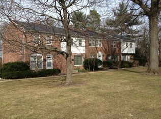 2565 Chamberlain Rd, Fairlawn, OH 44333