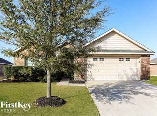 103 Roundup Rd, Waxahachie, TX 75165