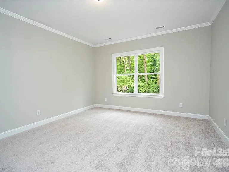 1721 Balfour Ln — Photo 11