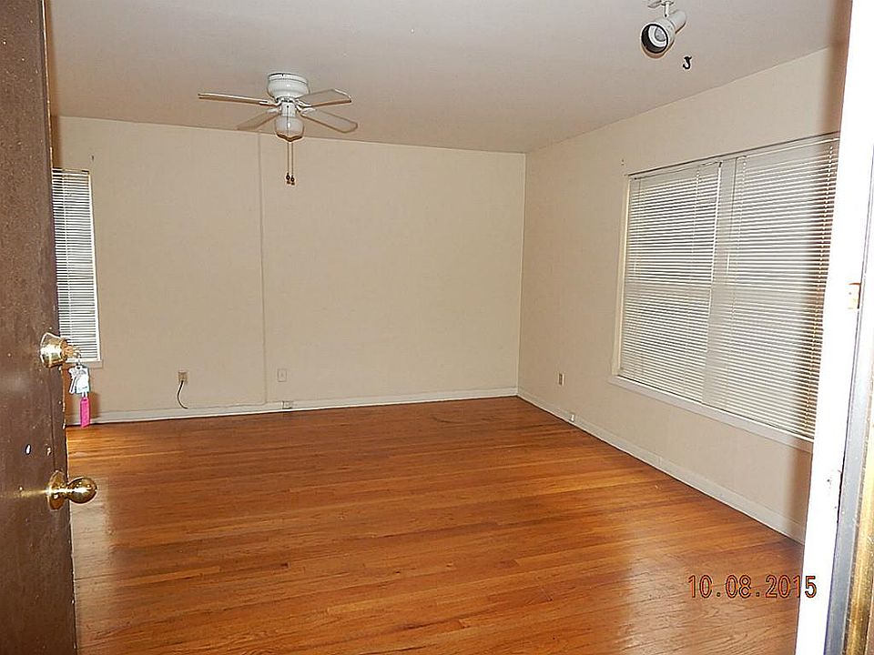 1st image of 2406 Mimosa Dr APT 3