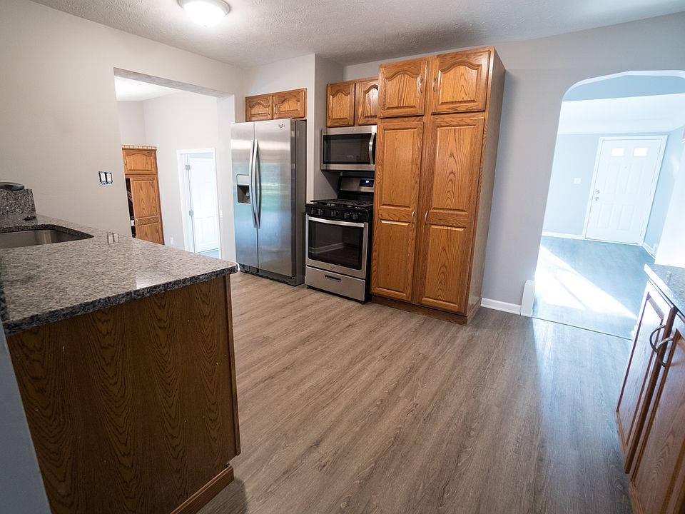 1st image of 2915 Emerald Lake Blvd