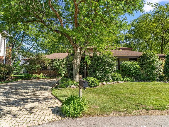 2nd image of 1093 Poplar Ct