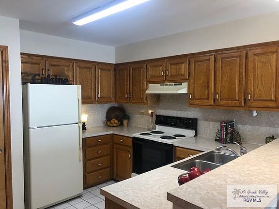 5th image of 1000 Camelot Dr APT 6242