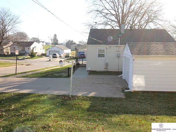5th image of 4952 S 41st St