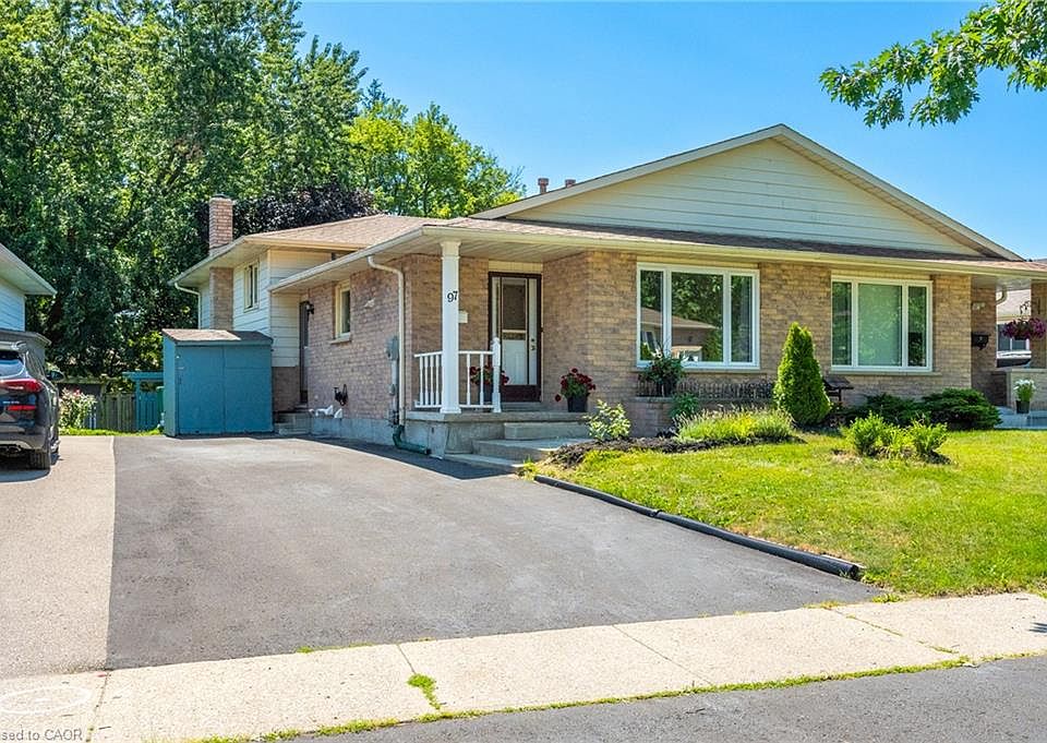 1st image of 97 Uxbridge Cres