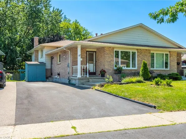97 Uxbridge Cres, Kitchener, ON N2E 2S2