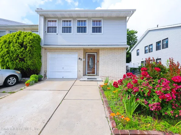 95 Regis Dr, Staten Island, NY 10314