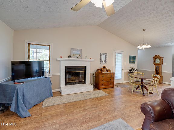 5th image of 223 Lakemere Drive