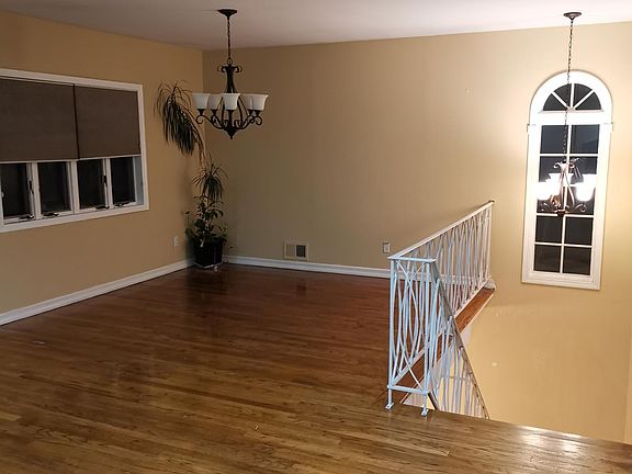 4th image of 200 Malone Ave