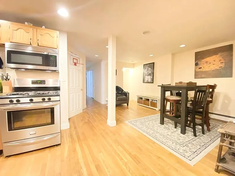 4 O St #1 — Photo 1