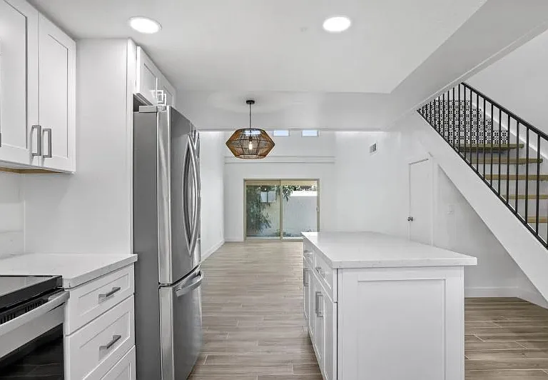 13237 N 25th Dr — Photo 8