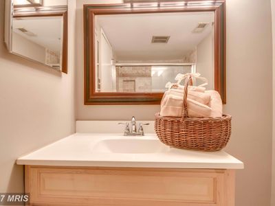 2008 Colts Neck Rd APT 1A, Reston, VA, 20191