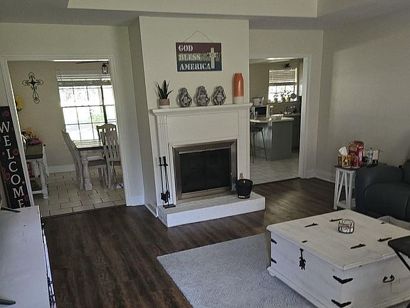 3rd image of 17359 Lavell Rd