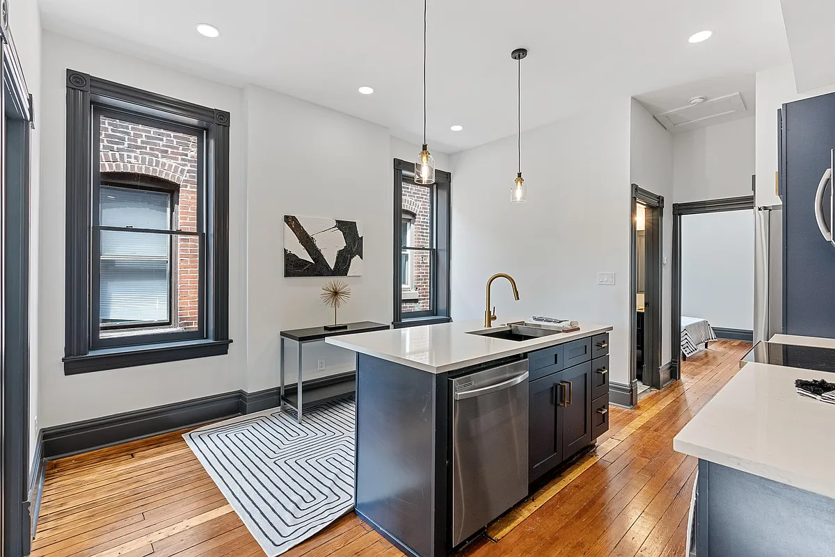 Building Photo - 4459-4461 Gibson Ave #4459A