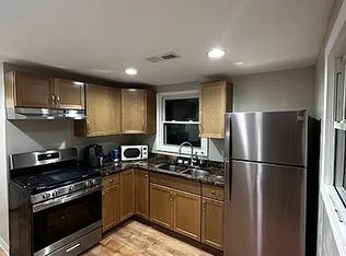 1122 1/2 4th St, Beloit, WI 53511