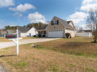 200 Chandler Simpson Ct, Beulaville, NC 28518