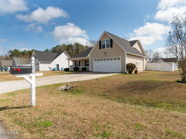 200 Chandler Simpson Court, Beulaville, NC 28518