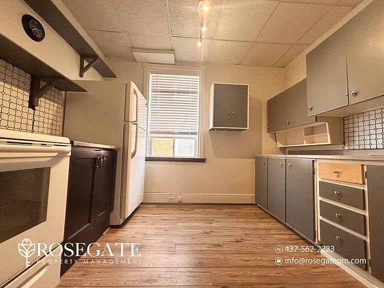 47 Gowan St #B — Photo 3