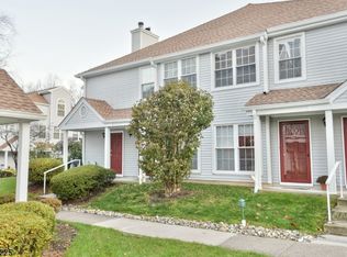 101 Harvest Ln, Lincoln Park, NJ 07035