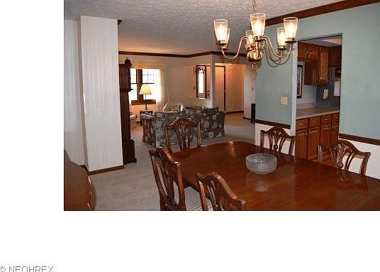 5th image of 634 Wellesley Cir