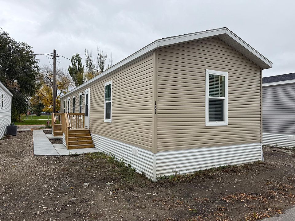 1st image of 1700 3rd Ave S #161