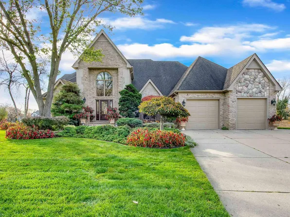 46359 Hawkins Ct, Shelby Township, MI 48315