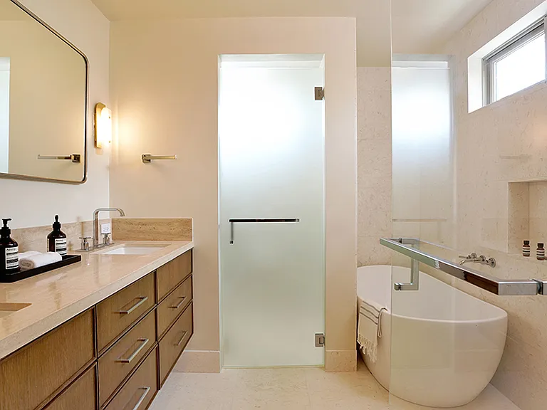 265 S Meridith Ave — Photo 20