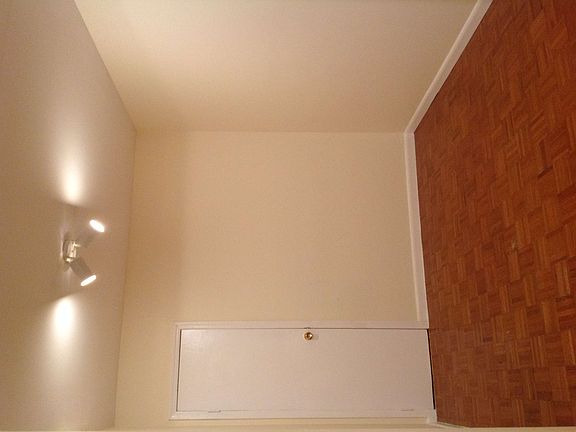 4th image of 1132 1st Ave Frnt 1