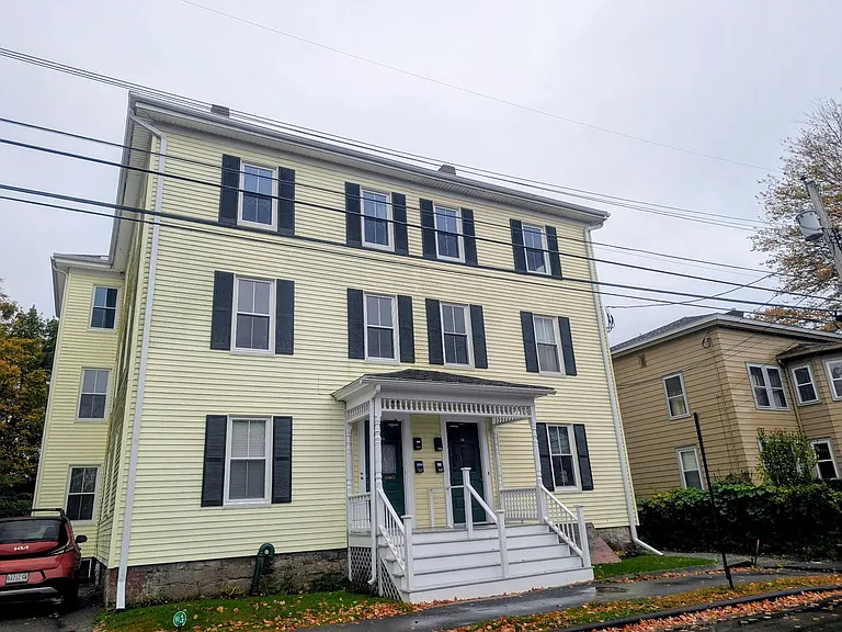 11-13 Oak St — Photo 1