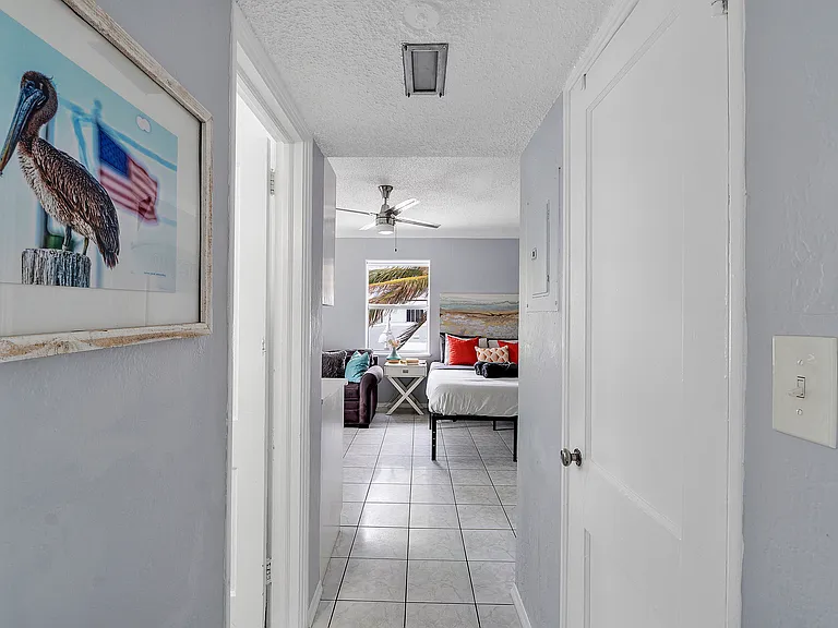 1901 N Surf Rd — Photo 14