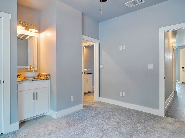 2822 Forest Park Blvd — Photo 45