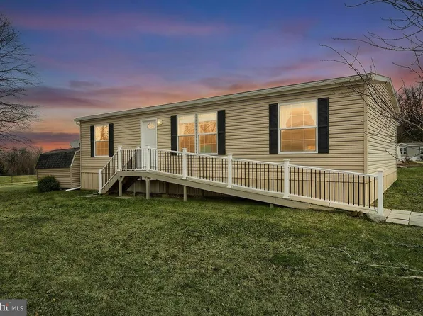 233 Eagle Dr, Hanover, PA 17331