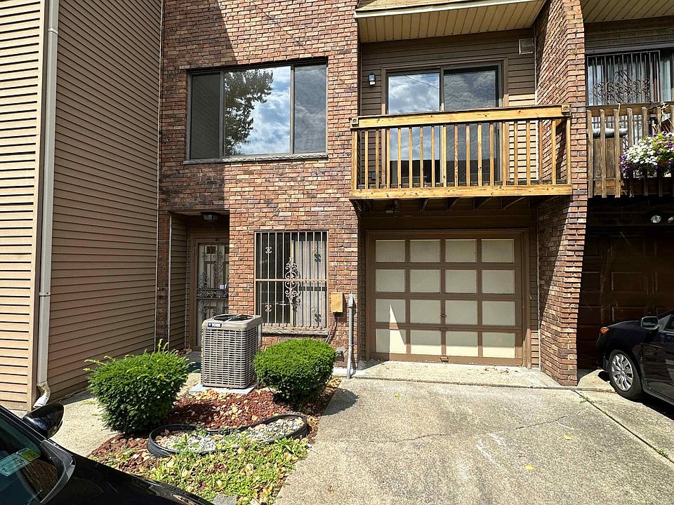 1st image of 20 Ramsey Ln