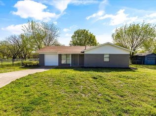 412 N Birch St, Springtown, TX 76082