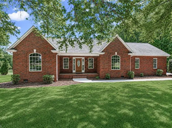 115 Seven Springs Loop, Statesville, NC 28625