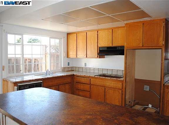5th image of 34760 Clover St