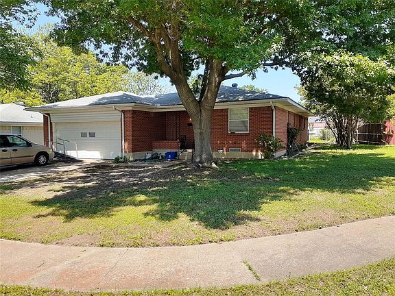 4th image of 215 Gardenia Cir