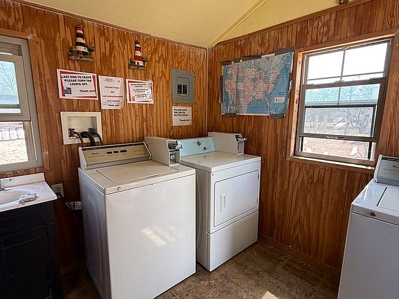 5th image of 279 MESQUITE ST LOT 3, 4