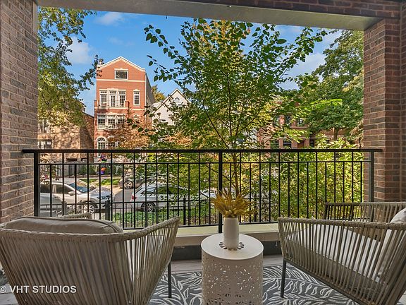 4th image of 843 W Lill Ave #1