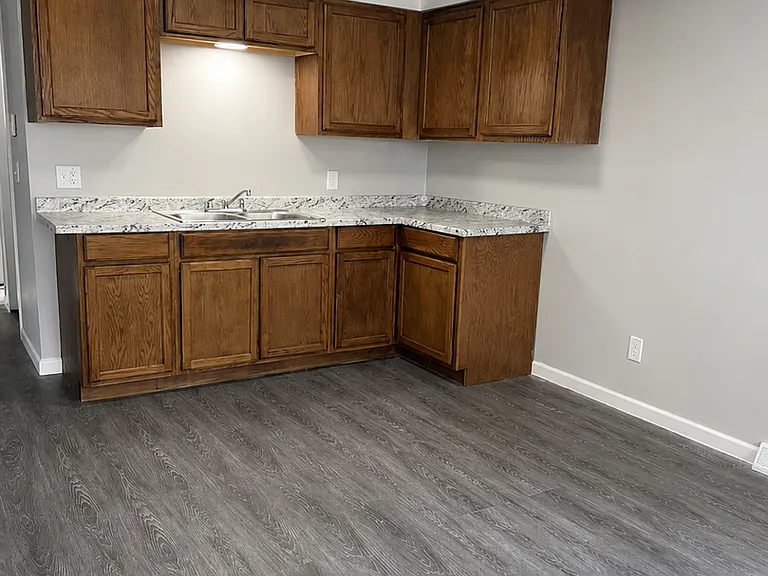 1524 Parkhill Pl NE — Photo 5