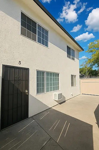 245 E Avenue 38 #5 Photo 1