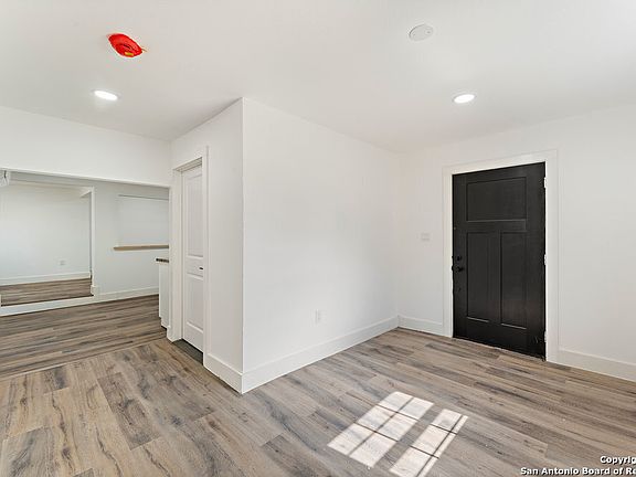 2nd image of 214 E HART AVE
