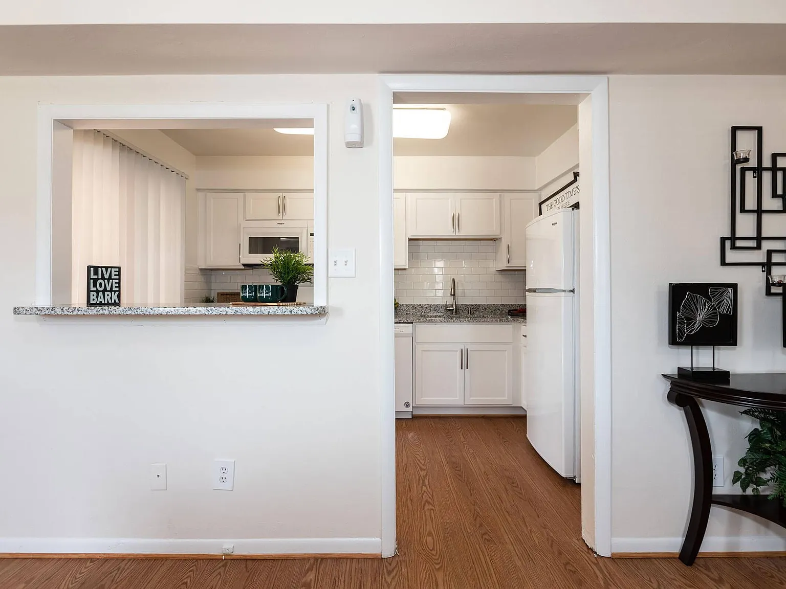 Mariner's Cove Apartment Homes — Photo 3