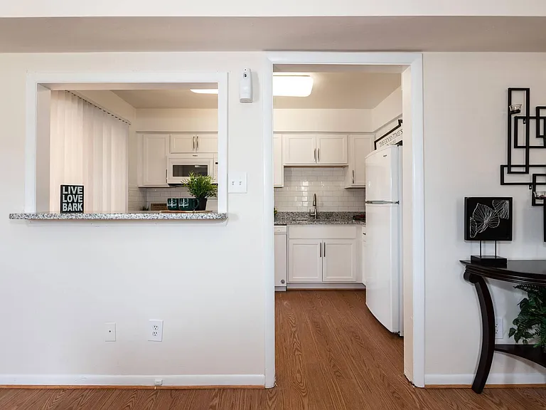 Mariner's Cove Apartment Homes — Photo 4